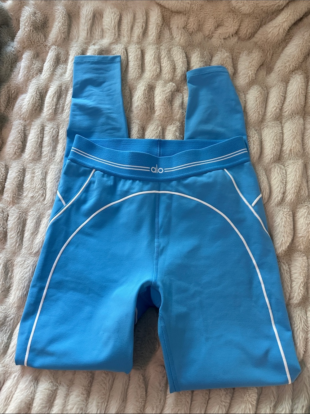 Alo Yoga Women’s Azure Blue Suit Up Leggings Active Leggings medium NWOT
